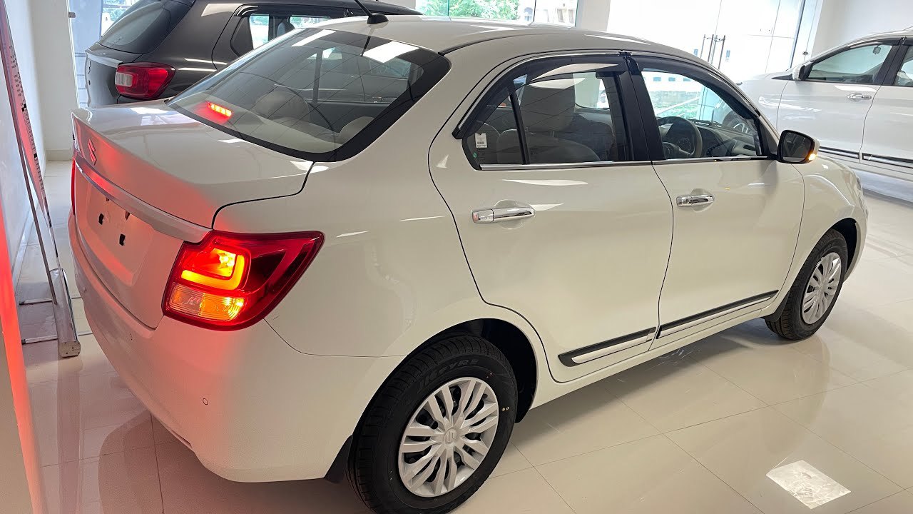 ₹30,000 रुपये की जबरदस्त छूट के साथ 22kmpl माइलेज वाली Maruti Suzuki Dzire अभी करें बुक, देर मत कीजिए ₹30,000 रुपये की जबरदस्त छूट के साथ 22kmpl माइलेज वाली Maruti Suzuki Dzire अभी करें बुक, देर मत कीजिए