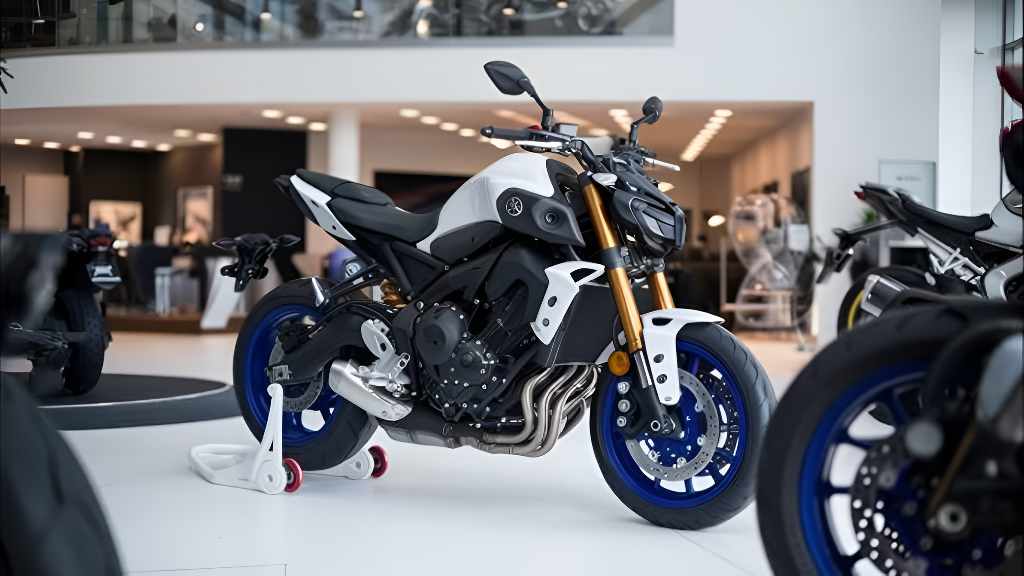 नए अंदाज़ में युवाओ का दिल जितने आ रहा 890cc इंजन वाली Yamaha MT-09 SP बाइक